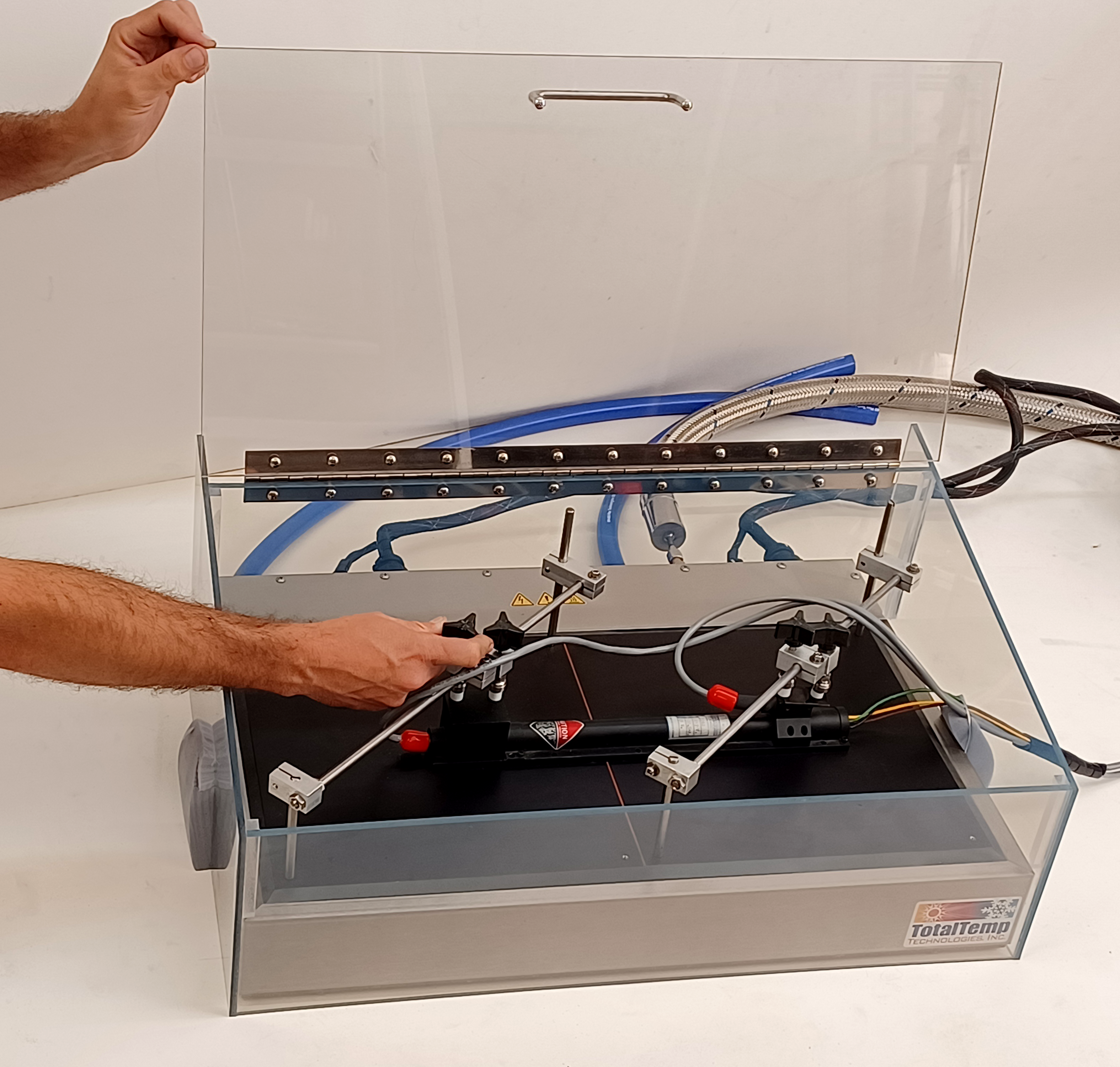 Model # SD144 | Cryogenically Cooled Thermal Platforms Vacuum Chamber